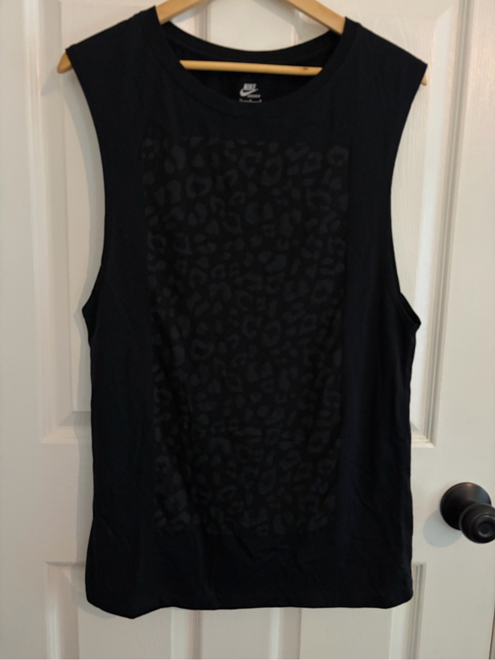 Nike Women’s Black Sleeveless Leopard-Print Muscle Tank - Size M
